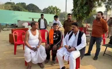 बदलापुर: एकडला गांव में जन सेवा संकल्प ट्रस्ट ने विधायक की मौजूदगी में गरीब बेटी के विवाह के लिए की आर्थिक मदद