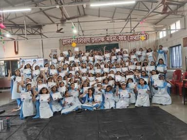 रत्नागिरी : ज्ञानदीप इंग्लिश मिडीअम स्कुल बोरज, ता. खेड येथे एच पी व्ही लसीकरण मोहीम यशस्वी... 104 मुलींनी घेतली लस...