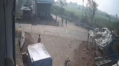 जैसीनगर: भदभदा तिराहे पर सड़क हादसे में पति-पत्नी घायल, टवेरा ने मारी टक्कर, सीसीटीवी में कैद