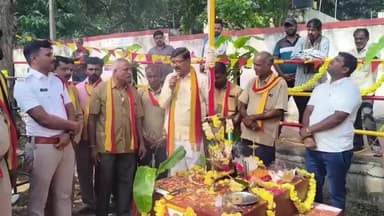 ಚನ್ನಪಟ್ಟಣ: ಪಟ್ಟಣದಲ್ಲಿ ಜೈ ಮಾರುತಿ ಅಫೆ ಆಟೋ ಚಾಲಕರ ಸಂಘದ ವತಿಯಿಂದ ಕನ್ನಡ ರಾಜ್ಯೋತ್ಸವ ಆಚರಣೆ