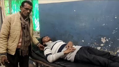 अतर्रा: बरौली आजमपुर थाना बिसंडा में पुरानी रंजिश के चलते तीन लोग घर में घुसकर भाई-बहन पर चाकू से किया जानलेवा हमला