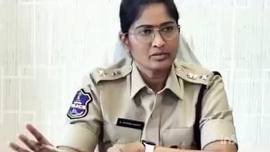 వనపర్తి: రోడ్లపై వరి ధాన్యం కుప్పలతో వాహనదారుల కుటుంబాలలో కన్నీరుగా మార్చవద్దు వనపర్తి ఎస్పీ సునీత రెడ్డి