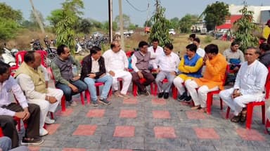 इछावर: भाजपा जिलाध्यक्ष ने इछावर में SIR कार्य देखा, BLO से चर्चा की, कार्यकर्ताओं व पदाधिकारियों से की बैठक