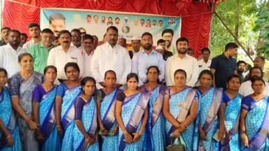 మల్యాల: మహిళలు అన్ని రంగాల్లో రాణించాలి: పెగడపల్లి మం. కేంద్రంలో వడ్డీలేని ఋణాల పంపిణీ ప్రారంభంలో మంత్రి లక్ష్మణ్ కుమార్