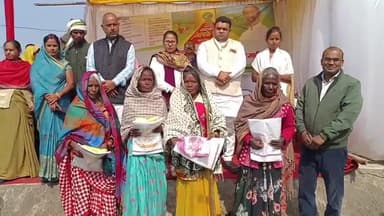 दारू: दारू के कबिलासी और टाटीझरिया में 'आपकी योजना-आपकी सरकार-आपके द्वार' शिविर आयोजित, मंईया सम्मान योजना पर ज़ोर