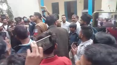 ग्राम रनेह थाना न्यूज कुशवाहा महिला गलत व्यवहार मे कुशवाहा समाज के सभी व्यक्ति पुलिस थाने पर न्याय मांगने पहुंचे