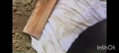 गोला गोकरणनाथ: गोला तहसील क्षेत्र के कस्बा सिकंदराबाद में नाबालिग का शव कब्र से निकालकर खेत में फेंका, निर्वस्त्र अवस्था में मिला