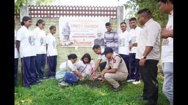 লংকা: চৰ্দাৰ বল্লভভাই পেটেলৰ জন্মজয়ন্তীৰ লগত সংগতি ৰাখি প্ৰশাসনৰ উদ্যোগত লামডিং চহৰৰ মাজ-মজিয়াদি উলিওৱা হয় পদযাত্ৰা