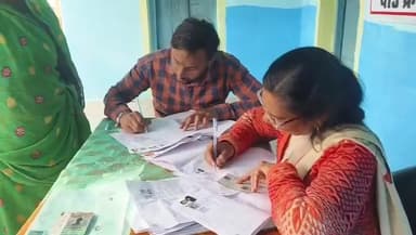 नरसिंहगढ़: नरसिंहगढ़ में एसडीएम सुशील कुमार के निर्देश पर SIR का काम तेज़, लगभग 70% फार्म जमा हुए