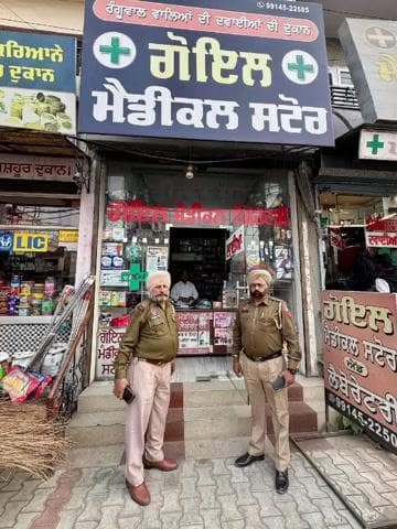 ਸੰਗਰੂਰ: ਡੀਐਸਪੀ ਮਾਨਵਜੀਤ ਵੱਲੋਂ ਮੈਡੀਕਲ ਸਟੋਰਾਂ ਦੀ ਕੀਤੀ ਅਚਨਚੇਤ ਚੈਕਿੰਗ ਨਾਲ ਡਰੱਗ ਇੰਸਪੈਕਟਰ ਵੀ ਰਿਹਾ ਮੌਜੂਦ।