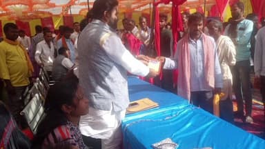 धुरकी: धुरकी प्रखंड के रक्सी पंचायत सचिवालय में 'सरकार आपके द्वार' कार्यक्रम का आयोजन