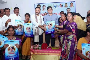 గాంధారి: ఎమ్మెల్యే మదన్ మోహన్ కు తిలకం దిద్ది బోనాలతో స్వాగతం, ఆడబిడ్డలందరికీ నాణ్యమైన చీరలను అందించిన, ఎమ్మెల్యే, కలెక్టర్