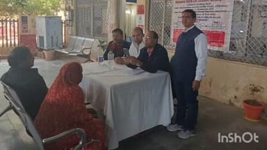 बांदा: रेलवे स्टेशन बांदा में सिविर लगाकर कर्मचारियों को डिजिटल सर्टिफिकेट वितरित किए गए