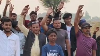 मेहनगर: रंगडीह के ग्रामीणों ने क्षतिग्रस्त मार्ग से परेशान होकर किया विरोध प्रदर्शन, शासन-प्रशासन के अधिकारियों से लगाई गुहार