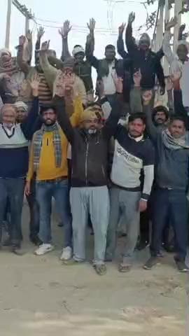 नदबई: पींगोरा जीएसएस पर किसानों ने बिजली समस्याओं को लेकर किया प्रदर्शन