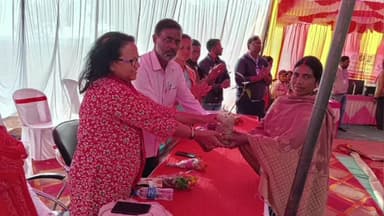 कैरो: गजनी खेल मैदान में 'आपकी योजना, आपकी सरकार, आपके द्वार' शिविर में महिलाओं, किशोरियों व आम लोगों को मिली सरकारी सेवाएं