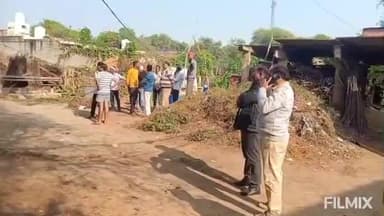 मुरैना: किरतपुर गांव में कलेक्टर के निर्देश पर प्रशासन ने सार्वजनिक रास्ते से अतिक्रमण हटाया