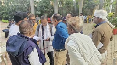 सनावद: डूडगांव में विधायक बिरला ने क्षेत्रवासियों की समस्याएँ सुनीं, जनसेवा के लिए समर्पित रहने का दिया आश्वासन