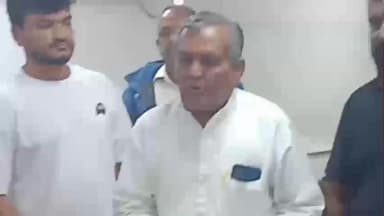 વિજાપુર: સ્વામીનારાયણ કોલેજ મુદ્દે તટસ્થ તપાસની માંગ હિન્દુ સમાજના પ્રતિનિધિઓનું મામલતદારને આવેદન આપ્યું