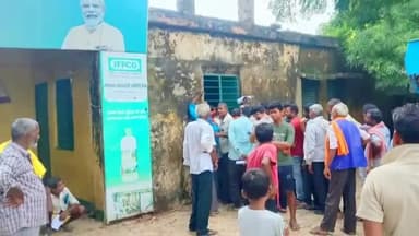 मेजा: मेजा व उरुवा ब्लॉक की समितियों में डीएपी खाद नहीं पहुंची, किसान गेहूं बुवाई के लिए परेशान