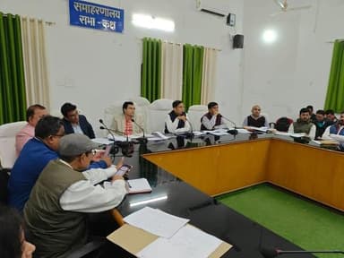 पूर्वी चंपारण समाहरणालय मोतिहारी स्थित डॉ राधाकृष्णन भवन के सभागार में उप विकास आयुक्त,पूर्वी चंपारण डॉ प्रदीप कुमार के ...