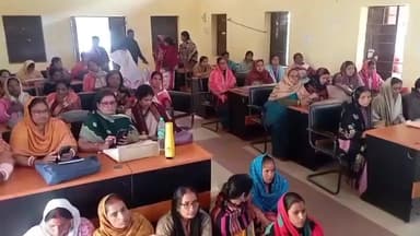 फुल्लीडूमर: प्रखंड सभा भवन में आंगनबाड़ी सेविकाओं का एक दिवसीय प्रशिक्षण व समीक्षात्मक बैठक संपन्न