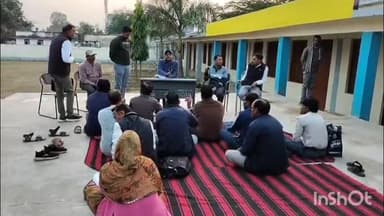 पोहरी: पोहरी एसडीएम अनुपम शर्मा ने मतदान केंद्रों का निरीक्षण किया, एसआईआर के कार्य का जायजा लिया