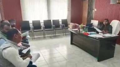 पकड़ी दयाल: पकड़ीदयाल अनुमंडल क्षेत्र के किसानों को अधिप्राप्त धान का न्यूनतम मूल्य 48 घंटे में भुगतान करने का निर्देश SDO मंगला कुमारी ने दिया