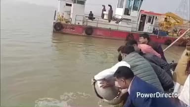 तेघरा: गंगा में लौटी नई जान, तेघड़ा में दो लाख मछलियों का रेसिंग अभियान सफल