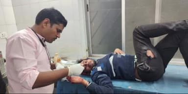 हुसैनाबाद: चारपहिया वाहन ने बाइक को मारी टक्कर, दो युवक गंभीर रूप से घायल, सड़क हादसों से लोगों में दहशत