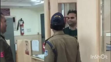 गोहद: गोहद थाना पुलिस ने बैंकों में जाकर संदिग्ध लोगों से की पूछताछ, अपराधों के प्रति बरती सजगता