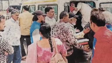 सोनकच्छ: स्कूल में एसिड की बोतल गिरने से छात्राओं की आँखों में जलन, परिजनों का हंगामा, पुलिस जाँच में जुटी