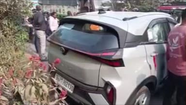 जंदाहा: झम्मनगंज पुल के पास डंपर और कार की टक्कर, बड़ा हादसा टला