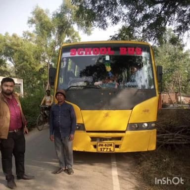 जयनगर: स्कूल बस में नियम उल्लंघन पर अंचल अधिकारी की कार्रवाई, नईटांड में सरकार आपके द्वारा शिविर का निरीक्षण कर लौट रहे थे