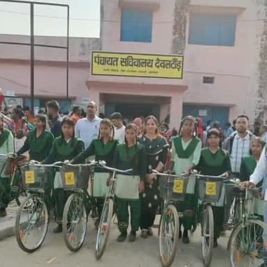 ईचागढ़: देवलटांड़ एवं नदीसाई पंचायत में 'आपकी योजना आपकी सरकार आपके द्वार' कार्यक्रम का आयोजन