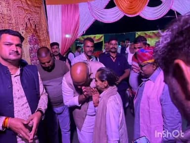 तराना: तराना विधायक गांव बेलरी में श्री गजराज सिंह जी पटेल के विवाह समारोह में शामिल हुए, शुभकामनाएँ दीं