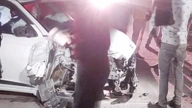 तेंदूखेड़ा: तेजगढ़ के पास कार और तूफान गाड़ी की जोरदार भिड़ंत में आधा दर्जन लोग घायल