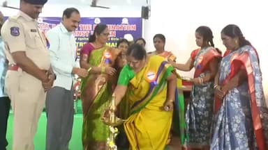 ఆర్మూర్: డిజిటల్ మోసాలపై జాగ్రత్తగా ఉండాలి: అంతర్జాతీయ మహిళా హింస వ్యతిరేక దినోత్సవంలో అదనపు డిసిపి బస్వారెడ్డి