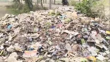 पताही: पताही प्रखंड के पंचायतों में डोर टू डोर कचरा उठाव की व्यवस्था काफी लचर, किसी भी पंचायत में नहीं होता कचरा उठाव