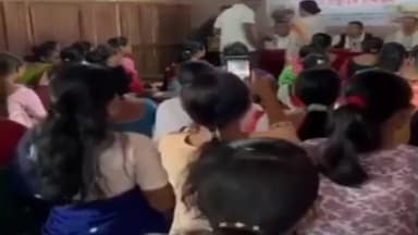 চাবুৱা: মটক স্বায়ত্বশাসিত পৰিষদৰ উদ্যোগত গুৰুজ্যোতি প্ৰাথমিকৰ নামঘৰৰ প্ৰাংগণত কৃষক সকলৰ বাবে কেঁচু হাৰৰ প্ৰকল্পৰ প্ৰশিক্ষণ