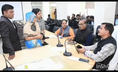 चीनोर: अपर आयुक्त ने सुनीं आमजन की समस्याएं, जनसुनवाई में 27 से अधिक शिकायतों के त्वरित निराकरण के दिए निर्देश