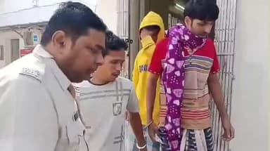 রঘুনাথগঞ্জ ২: রঘুনাথগঞ্জে পুলিশের হাতে ধৃত বাংলাদেশী নাগরিক