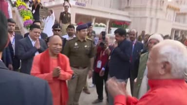 #अयोध्या में आज CM योगी आदित्यनाथ जी ने श्रीराम मंदिर पहुँकर RSS सरसंघचालक डॉ. मोहन भागवत जी का आत्मीय स्वागत किया।
कल ...