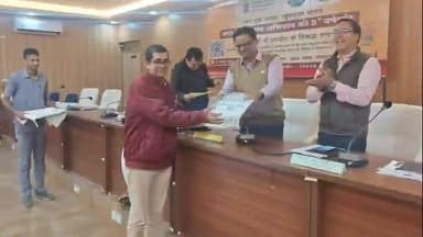 सासाराम: DDC ने रोहतास के डीआरडीए सभागार में मनरेगा कार्यों की समीक्षा की, नए दिशा-निर्देश जारी किए