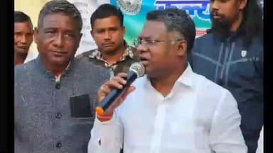 गुराबंदा: मुड़ाठाकुरा फॉरेस्ट ब्लॉक पंचायत में 'आपकी योजना, आपकी सरकार, आपके द्वार' कार्यक्रम में पहुंचे विधायक सोमेश चन्द्र सोरेन