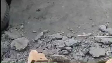 સુત્રાપાડા: વેરાવળ -કોડીનાર હાઇવે પર ગોરખમઢી ગામ નજીક નાળા પરનુ પુલ્યુ જમીન દોસ્ત થયુ ટ્રેક્ટર નાળામા ખાબકતા ડ્રાઇવર ને ઇજા