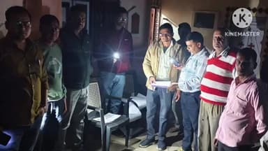 बटियागढ़: बटियागढ़ तहसीलदार योगेंद्र चौधरी ने देर रात क्षेत्र में भ्रमण कर एसआईआर कार्य का जायजा लिया