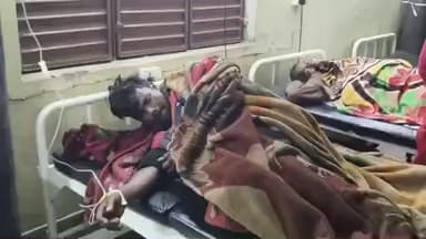 बालूमाथ: टमटम टोला मोहल्ले में अलाव ताप रहा मजदूर झुलसा, गंभीर हालत में रिम्स रेफर