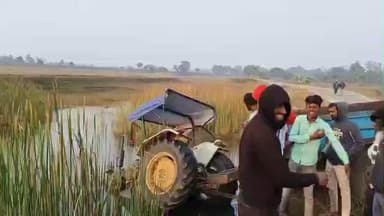 हंटरगंज: ढेबो सतघरवा छठ घाट के पास ट्रैक्टर खाई में गिरी, चालक बाल-बाल बचा