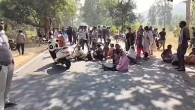 ठेठईटांगर: हाथी के आतंक से परेशान ग्रामीणों का फूटा गुस्सा, एनएच 143 किया जाम